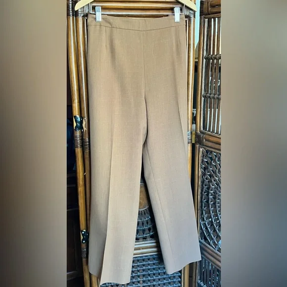 Le Suit Brown Patterned Women's Suit - Picture 6 of 7